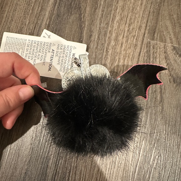 H&M Bat keyring - Picture 3 of 3